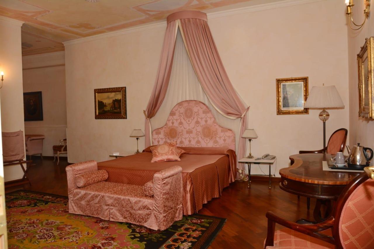 알바 Palazzo Finati B&B 외부 사진