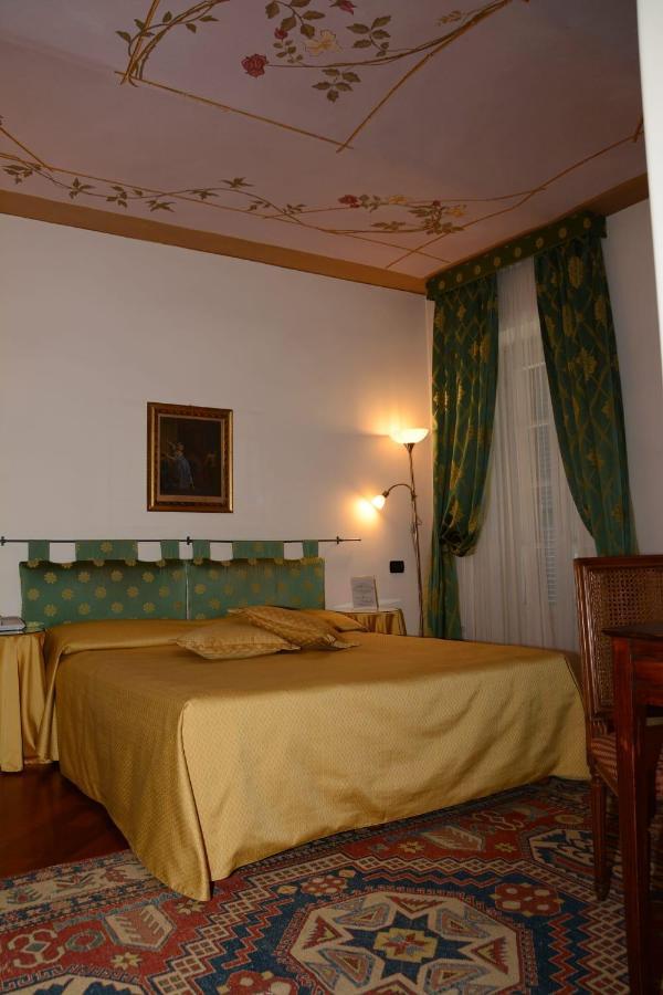 알바 Palazzo Finati B&B 외부 사진
