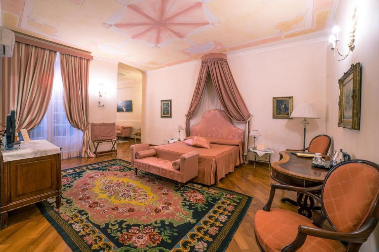 알바 Palazzo Finati B&B 외부 사진