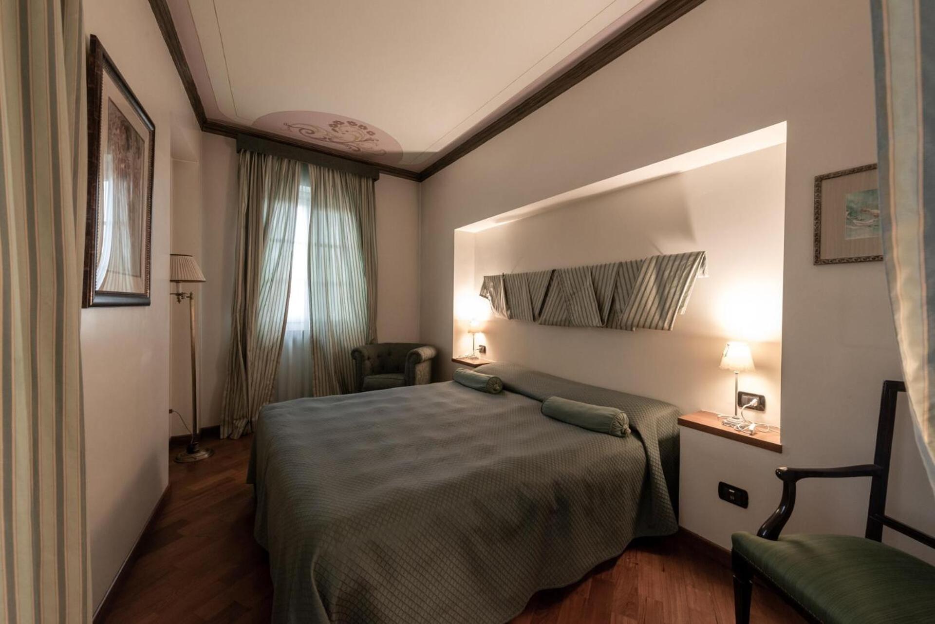 알바 Palazzo Finati B&B 외부 사진