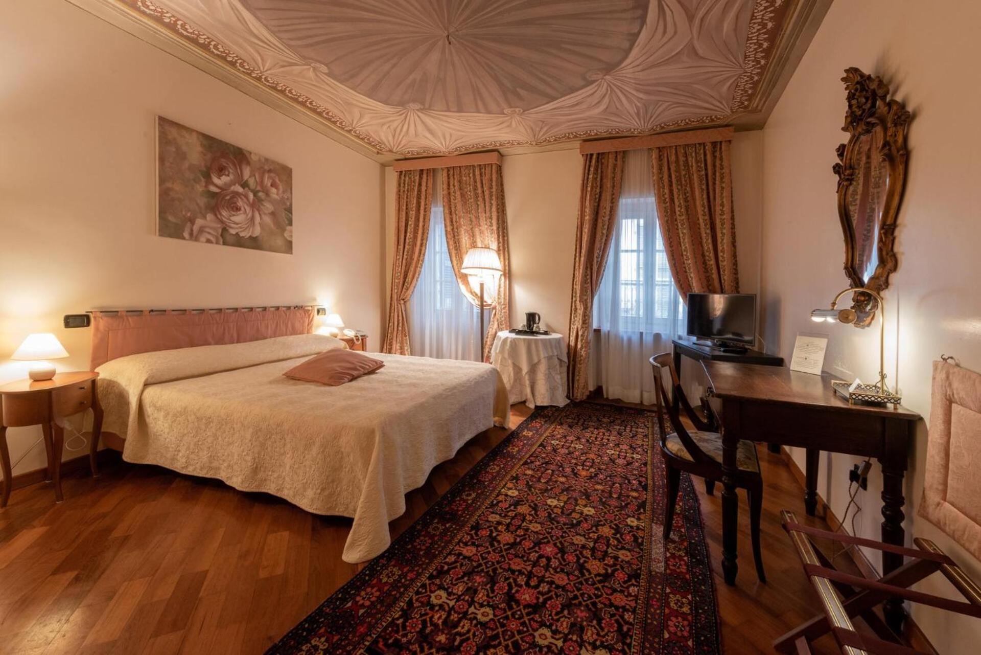 알바 Palazzo Finati B&B 외부 사진