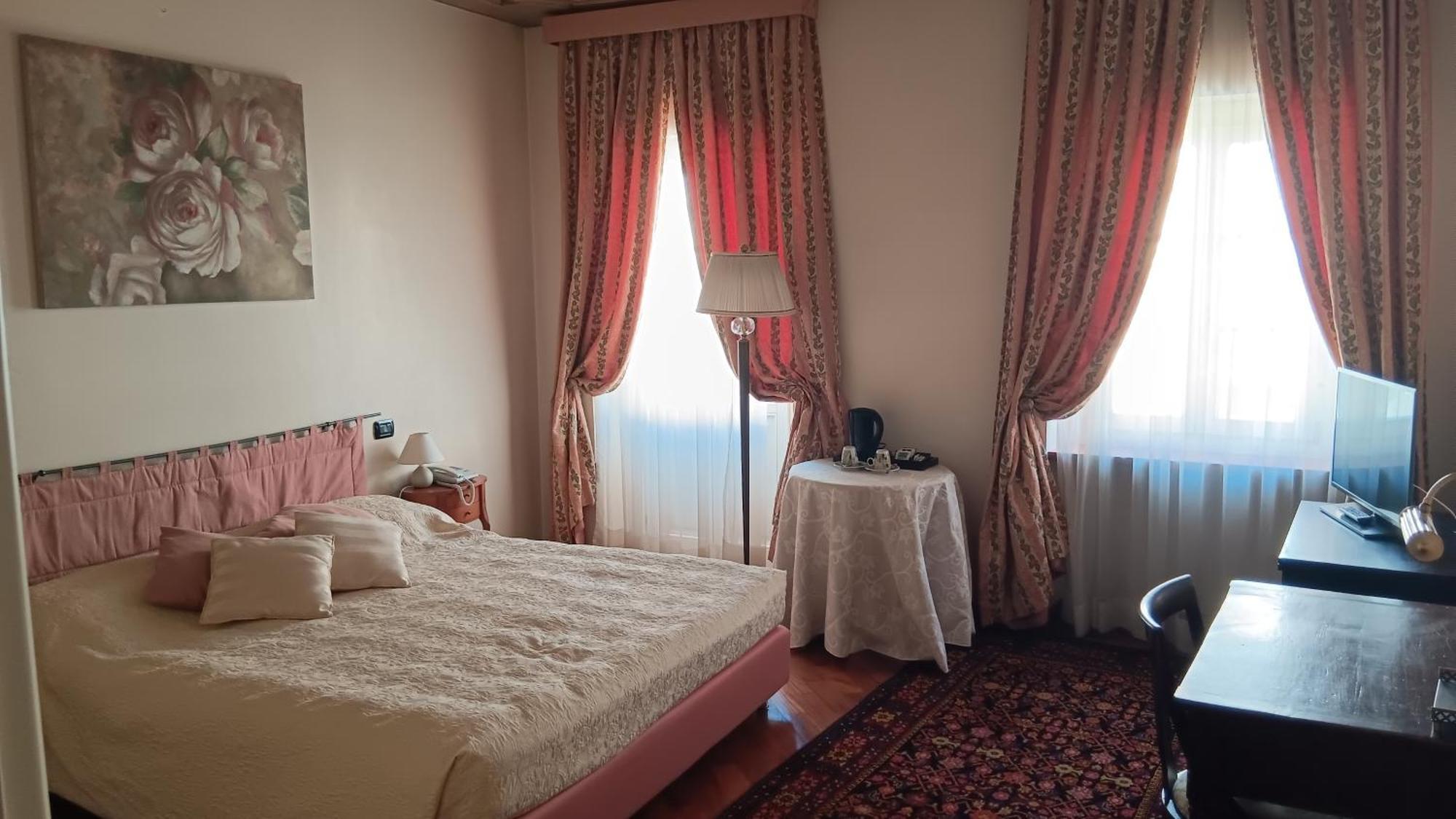 알바 Palazzo Finati B&B 외부 사진