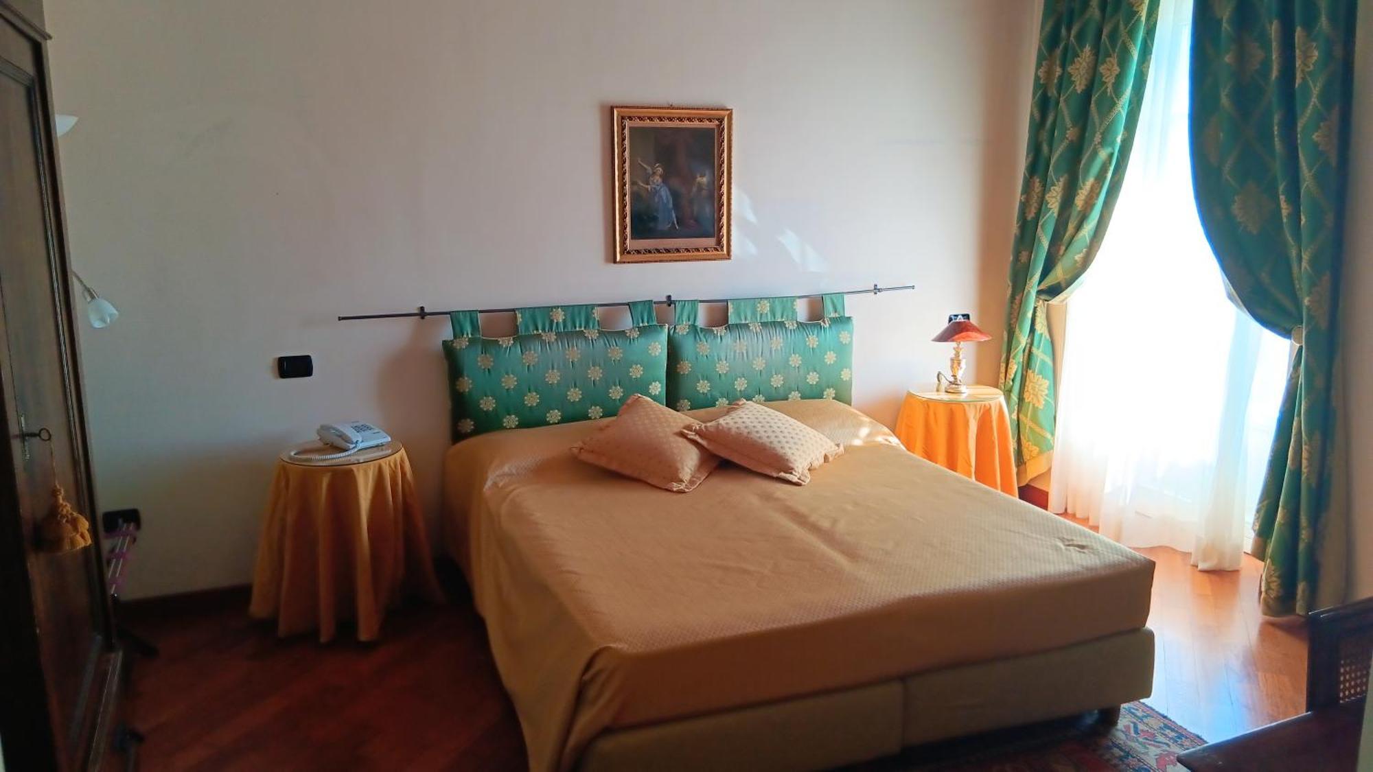알바 Palazzo Finati B&B 외부 사진