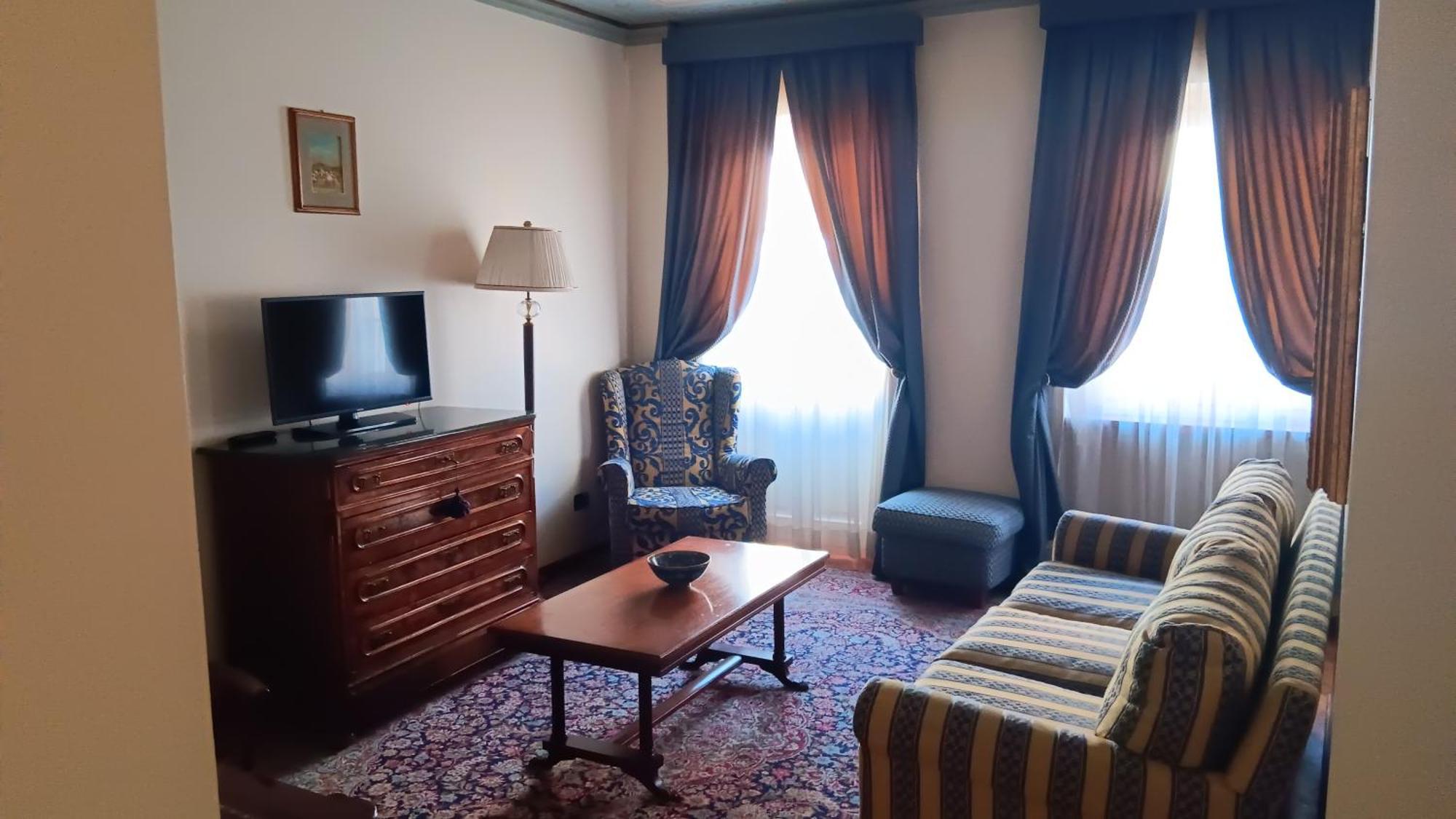 알바 Palazzo Finati B&B 외부 사진