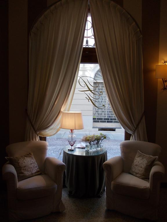 알바 Palazzo Finati B&B 외부 사진