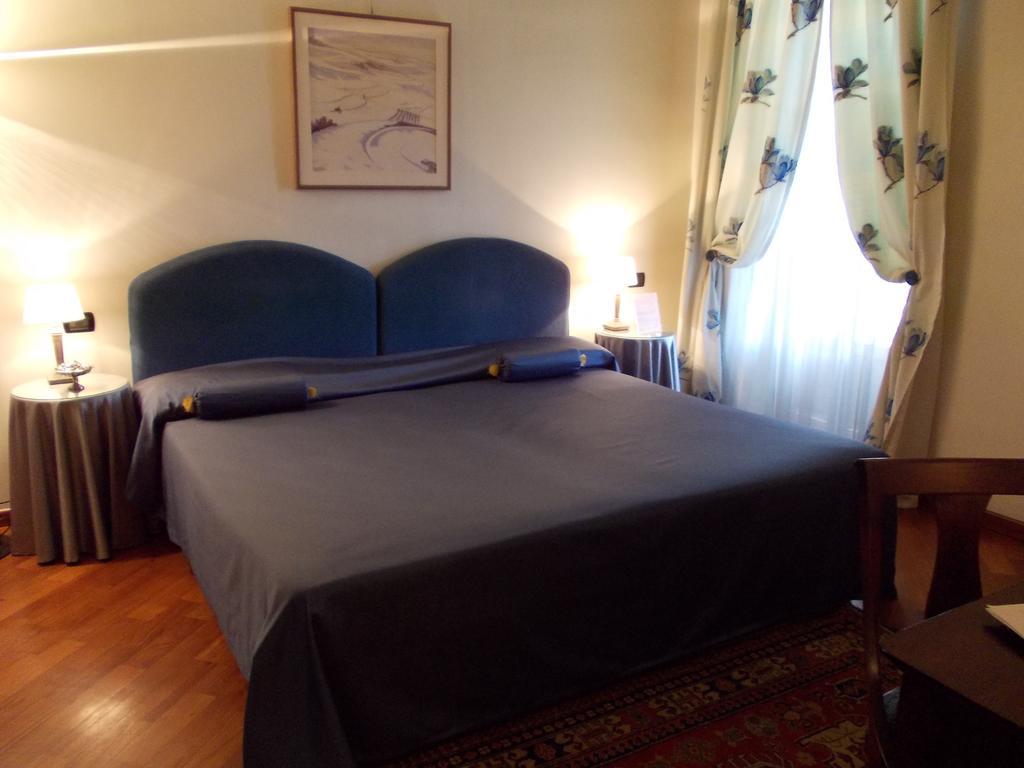 알바 Palazzo Finati B&B 객실 사진