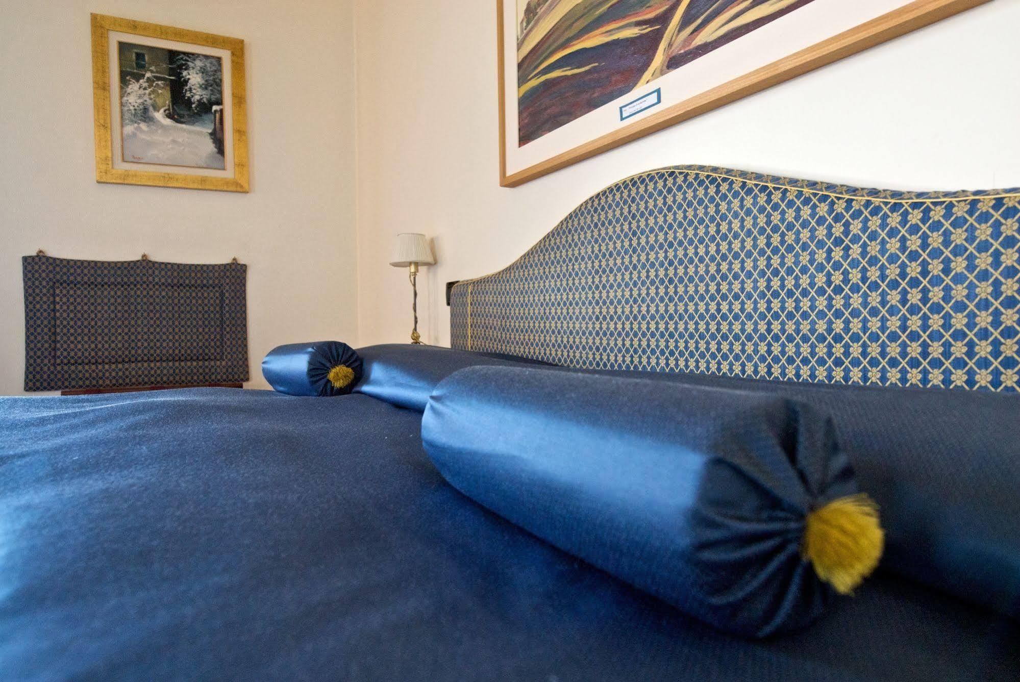 알바 Palazzo Finati B&B 외부 사진